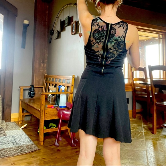 Monteau Black dress with Lace size small - Picture 2 of 3